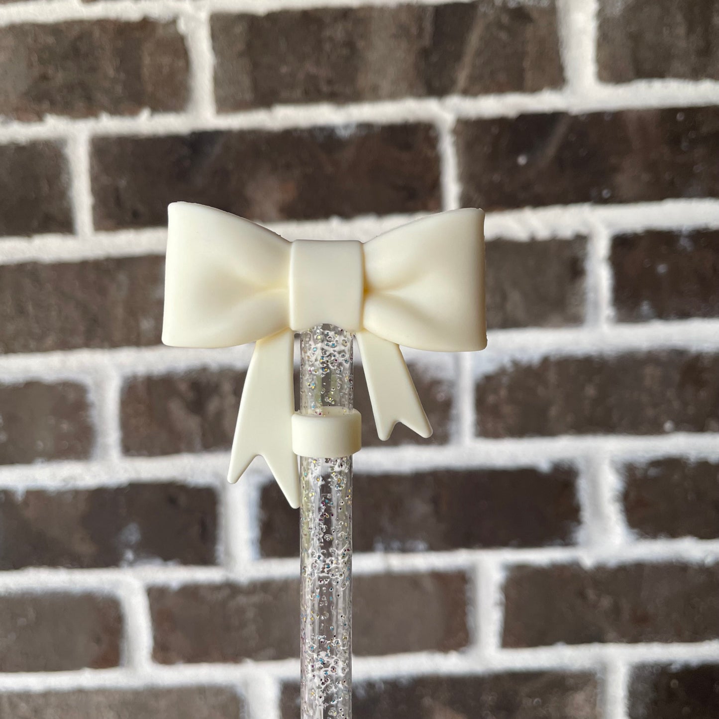 3D Bow Straw Topper Cream